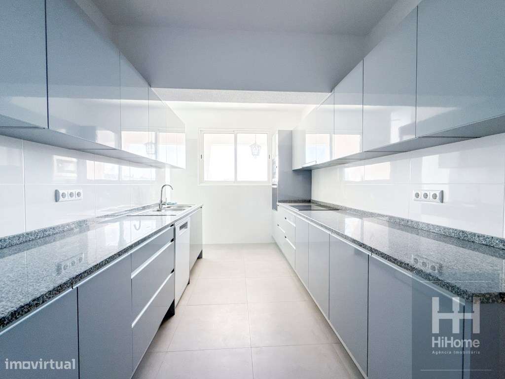 Apartamento T3 com garagem, centro Funchal, vista mar, serra e cidade.-0
