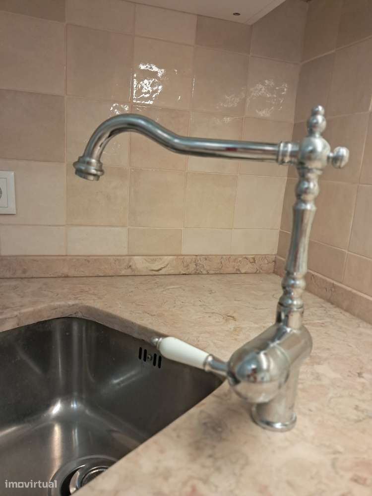 Elegante T3+ 1 com JARDIM privativo Próximo Metro Alameda-7