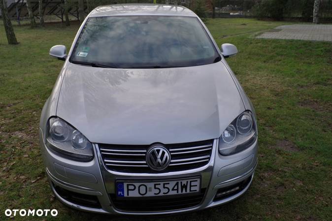 Volkswagen Jetta 1.9 TDI Comfortline - 2