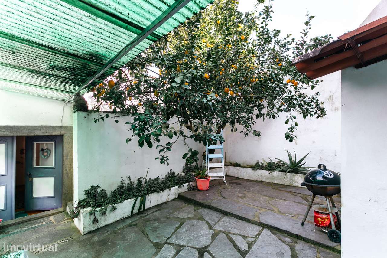 Rés-do-Chão de Moradia T4 com 4 suítes no centro de Mourão - Alentejo-12