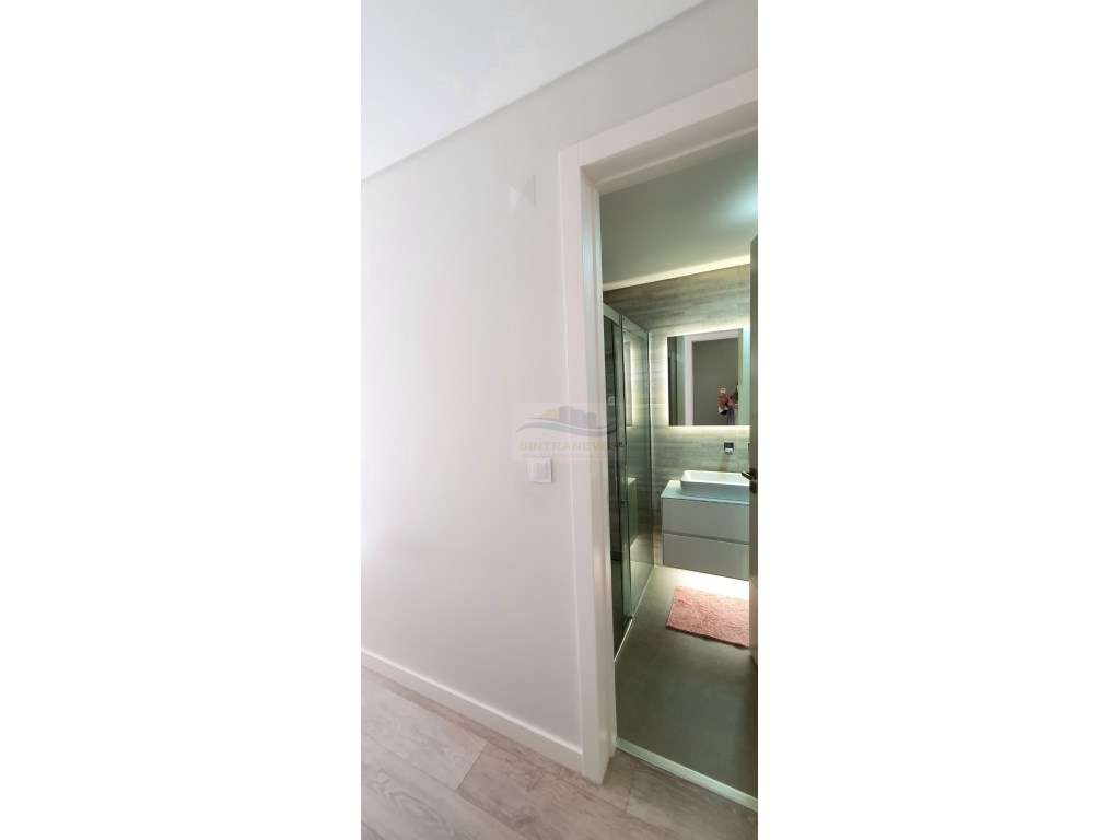 T3 de luxo e requinte com 3 WCS e Garagem nas Lezírias do Infantado-25