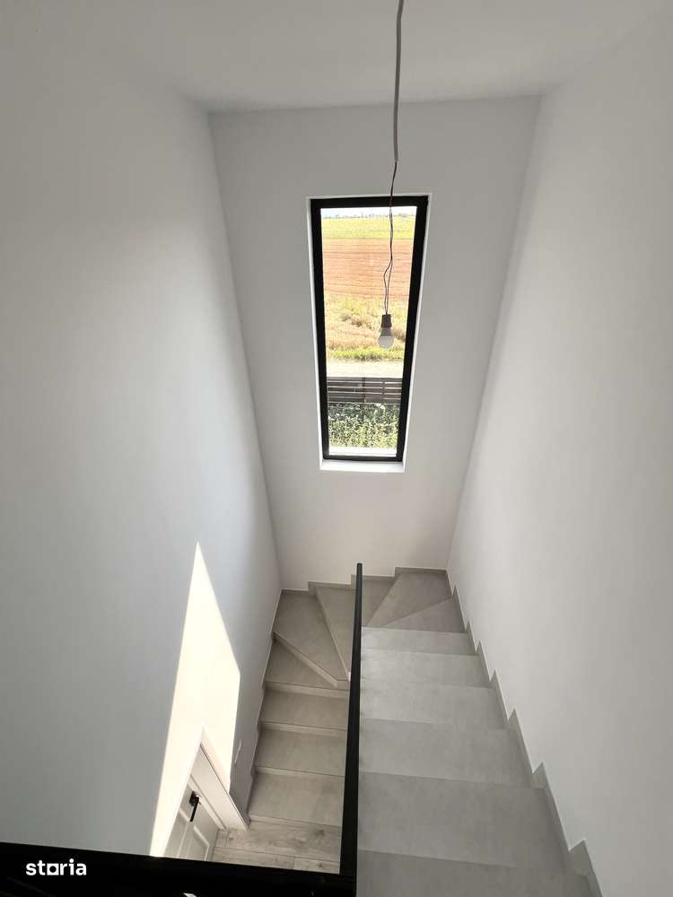 Acces asfaltat/canalizare/Miroslava/Vorovesti/TVA 21 % 4camere,2bai, - Imagine principală: 5/15