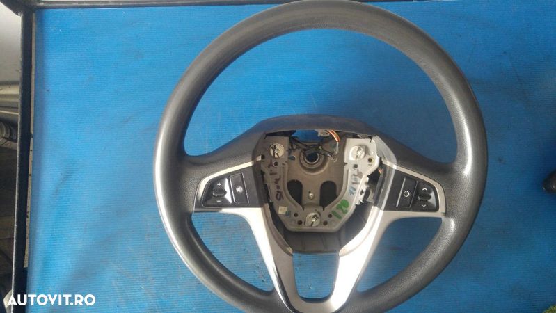 volan hyundai i20 56115-1j700 prezinta urme evidente de uzura - 1