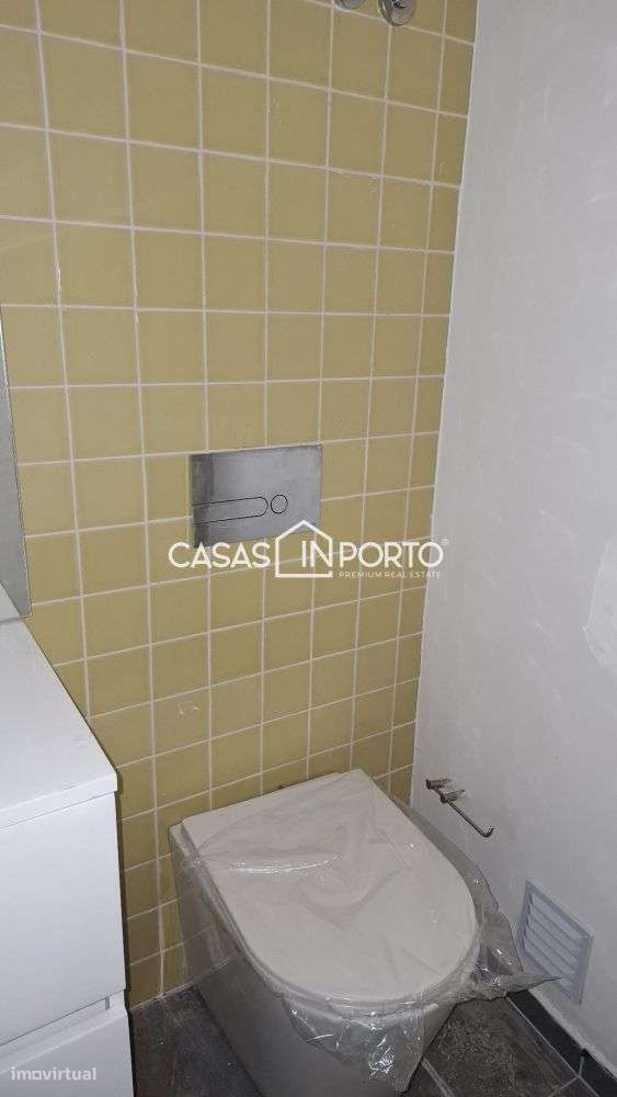 Moradia Triplex T2 com Terraço - Localização Premium junto à Lapa,-42