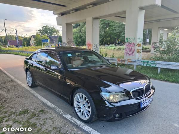 BMW Seria 7 750i L - 3