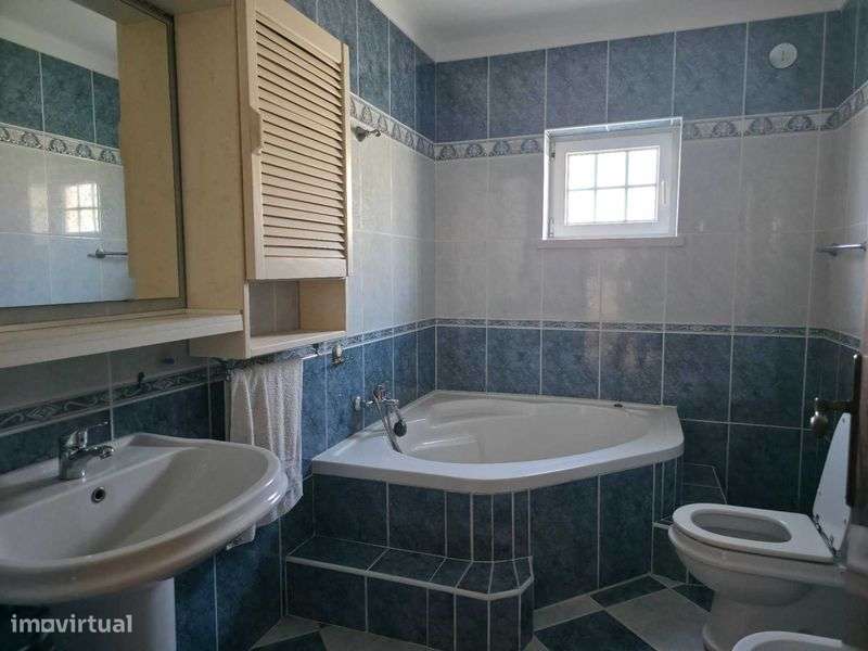 Moradia T3 c/ anexos, jardim e quintal - Sanguinheira - Grande imagem: 5/12
