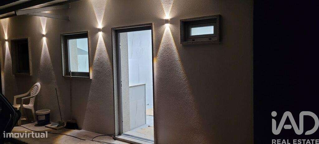 Prédio em Paredes de 560,00 m2 - Grande imagem: 2/28