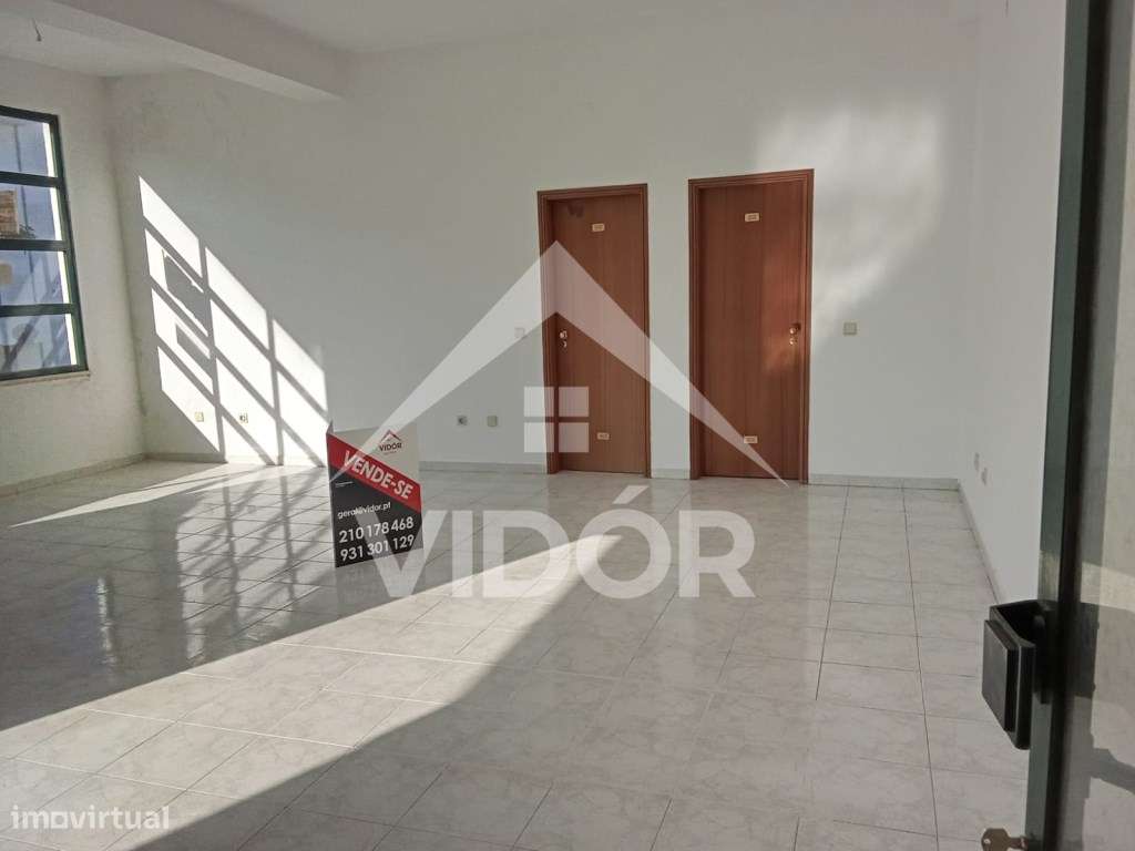 Loja no Novo Mercado Municipal da Baixa da Banheira - DI - Grande imagem: 5/6