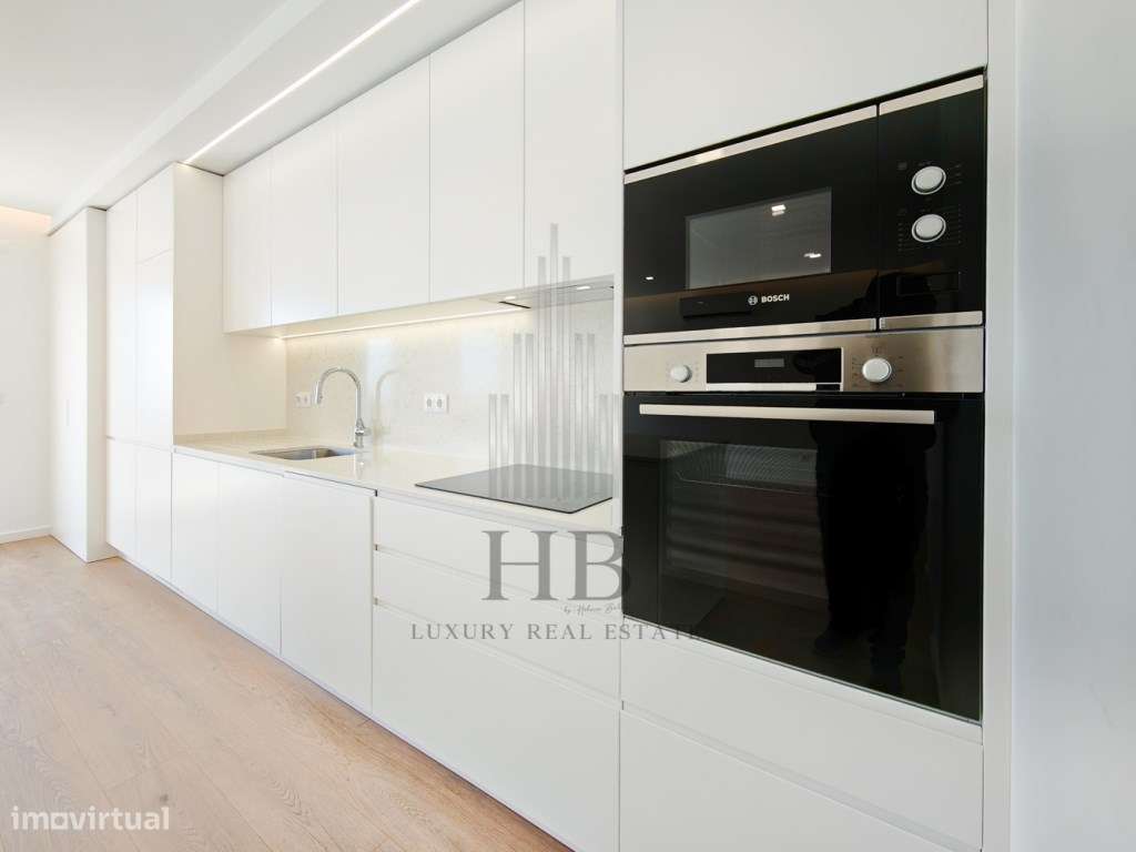 Apartamento T3 com varanda e vista Mar-11