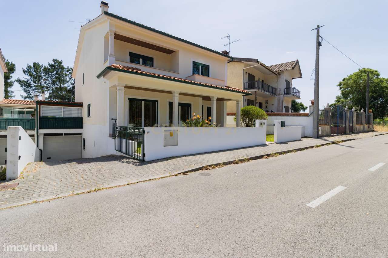 Oportunidade Única: Moradia T5 com Piscina à Venda! - Grande imagem: 4/44