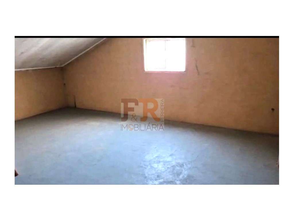 Moradia Duplex T2+1 com sótão aproveitável e Garagem Quinta do Cond...-51