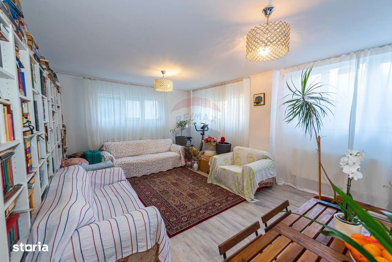 Apartament deosebit 3 camere, decomandat, vanzare, 100mp curte proprie - Imagine principală: 3/20