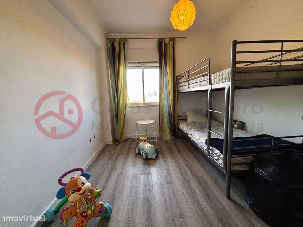 Apartamento T2 com arrecadação em Santa Marta do Pinhal, Corroios-15