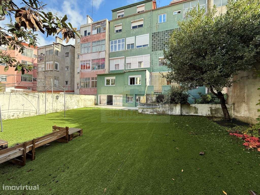 Apartamento T3 totalmente remodelado em RC alto e Logradouro com ce... - Grande imagem: 4/27