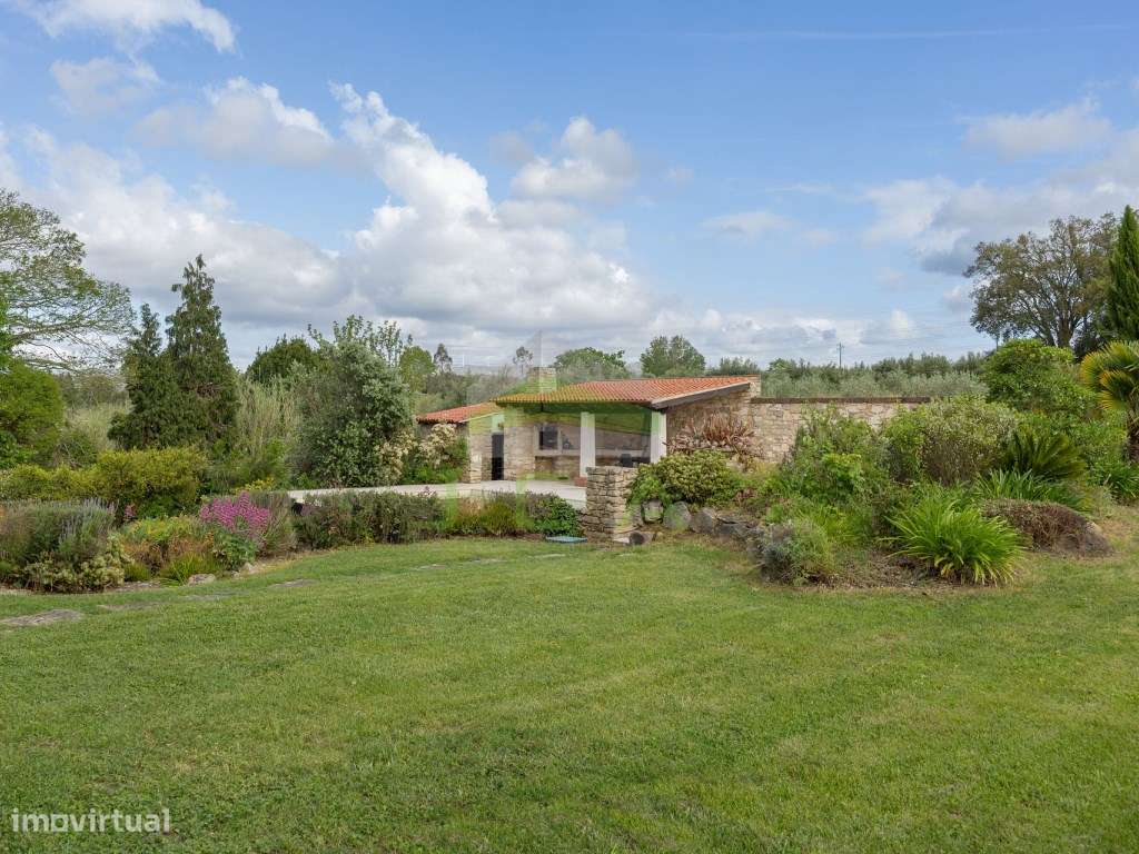 Moradia com terreno e piscina a 3km da Batalha-8