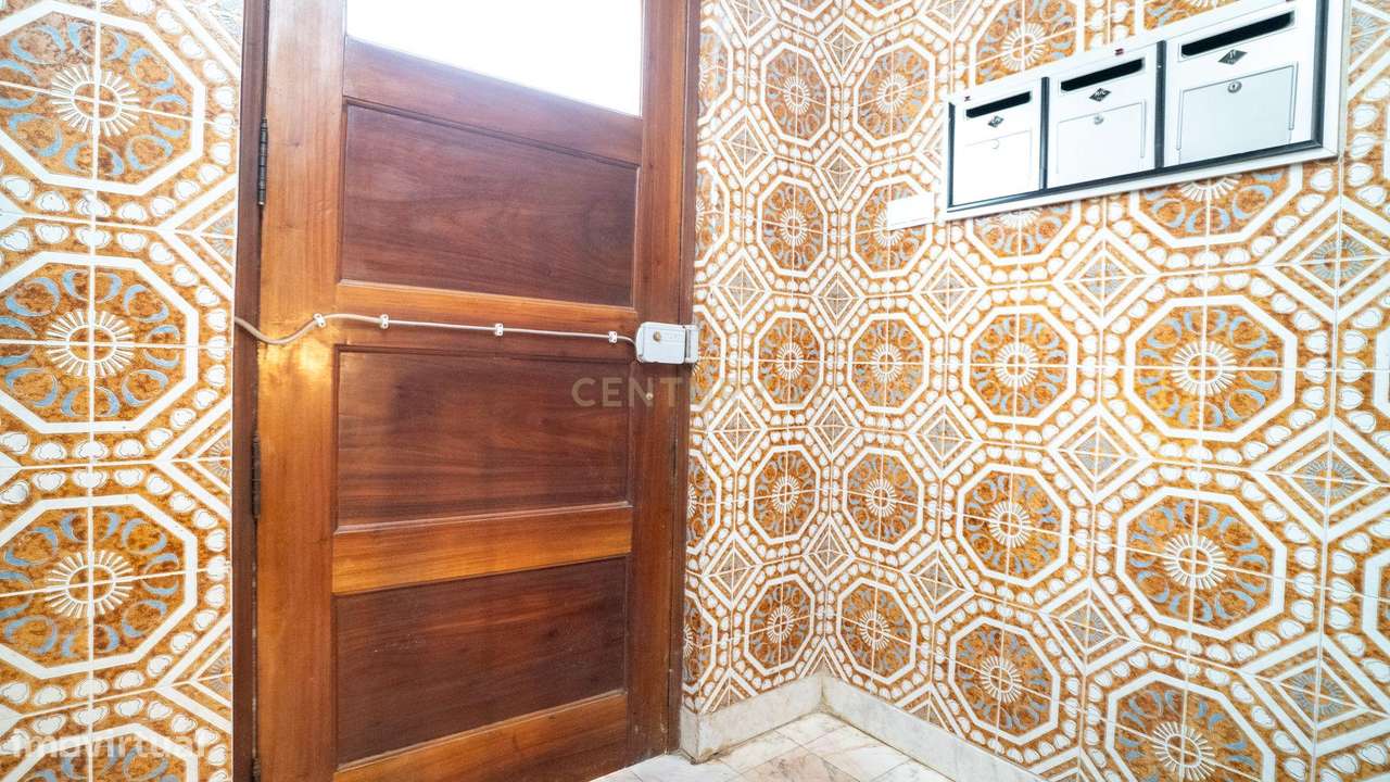 Apartamento T3+1* no Largo da Amoreira, Ramada - Grande imagem: 2/28