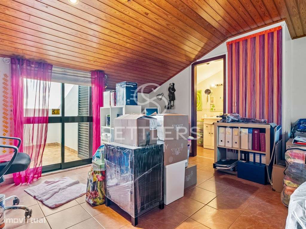 Apartamento T2+1 - Parede-33