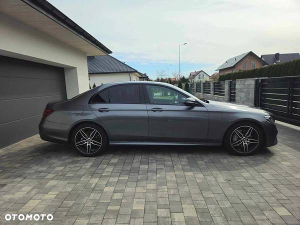 Mercedes-Benz Klasa E 220 d 4-Matic 9G-TRONIC - 4