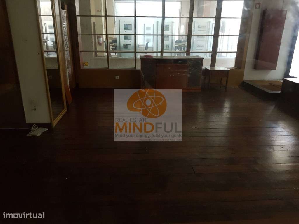 Para Investidores! Venda de Loja Renovada Arrendada por 10 anos, r/...-10