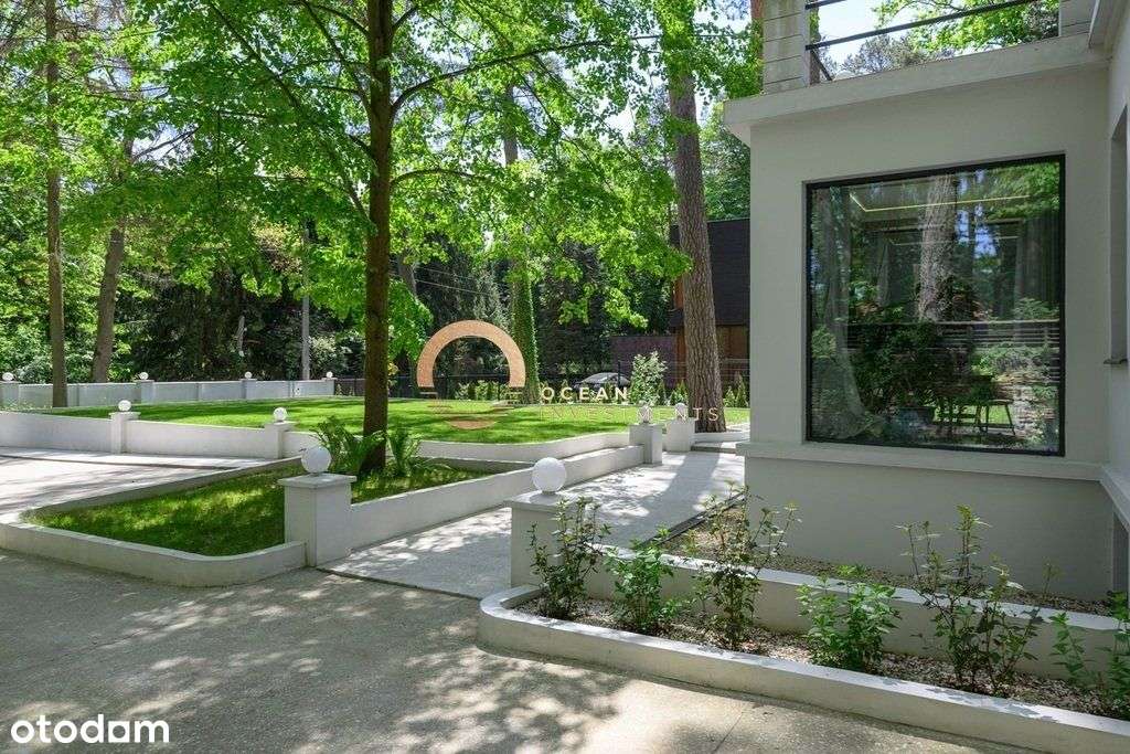 Willa z przepięknym ogrodem 2150 m2-1