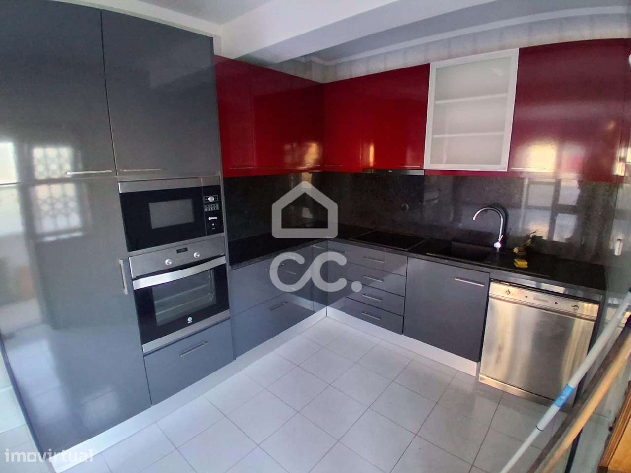 T2 Renovado com Lugar de Garagem, elevador e Varanda  em Rio Tinto - Grande imagem: 5/20