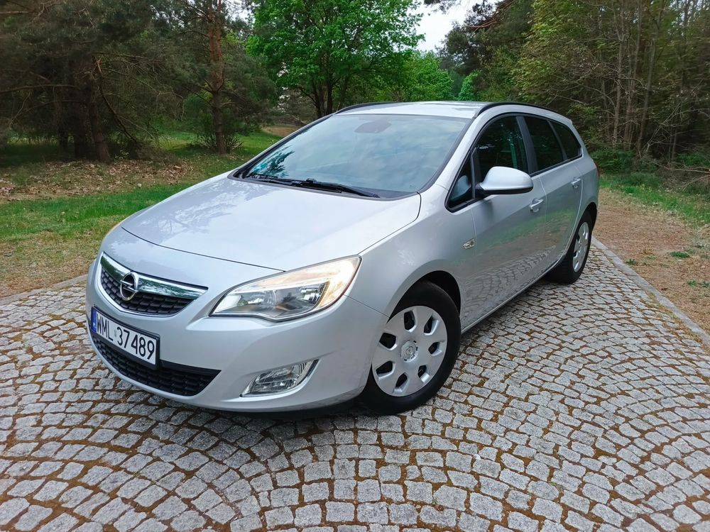 Opel Astra J 1.7 CDTI DPF Edition 2011