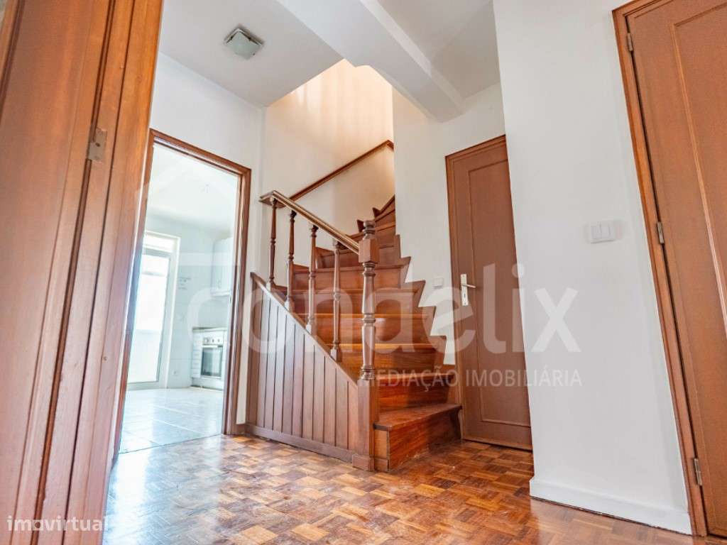 Duplex T6 para venda no Candal, Vila Nova de Gaia-17