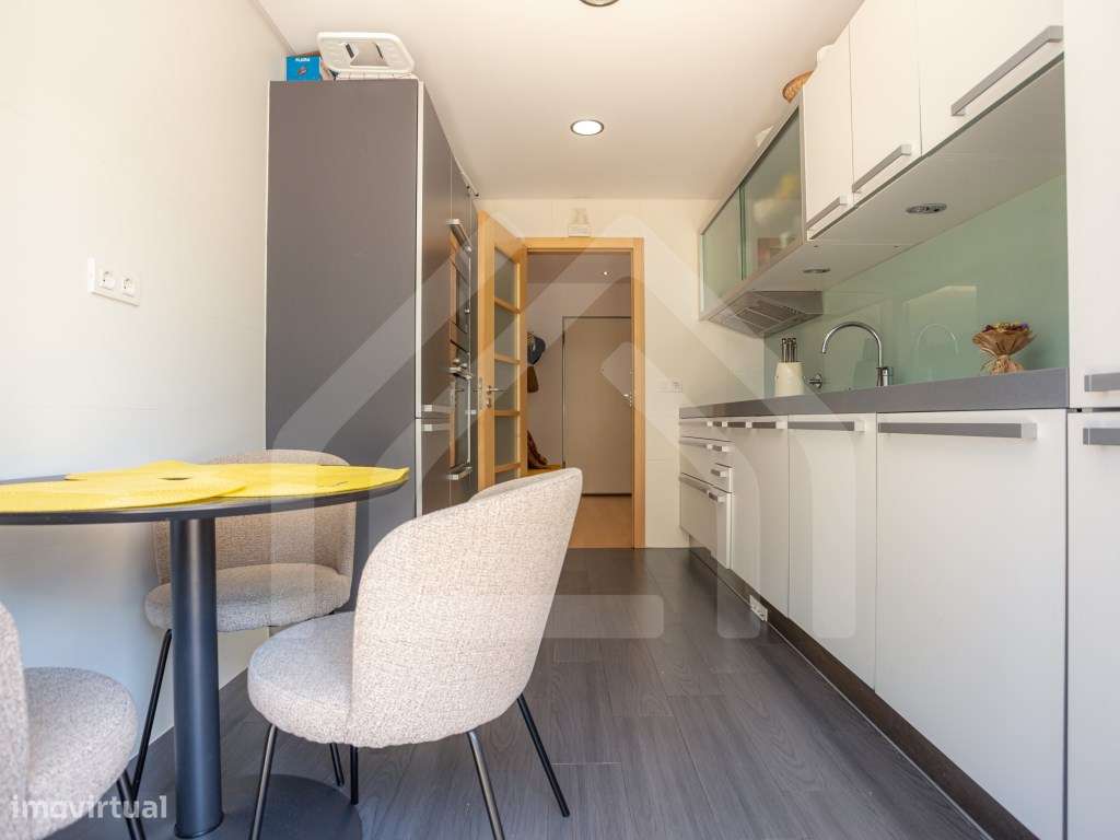 Apartamento T2 | Quinta das Lágrimas com Terraço e Garagem - Grande imagem: 4/28