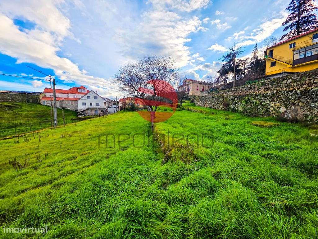 MORADIA T8 C/ LOGRADOURO, COMÉRCIO E TERENO-16