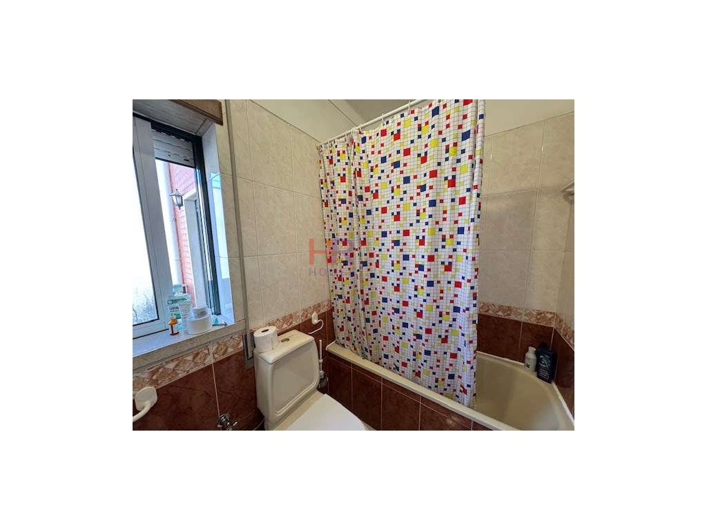 VENDE-SE MORADIA T4+1 COM PISCINA AQUECIDA E GARAGEM.-30