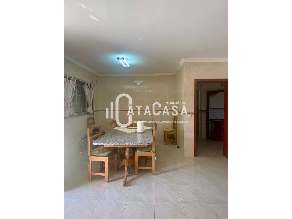 Moradia Geminada T4 para venda na freguesia de Aguada de Cima-5