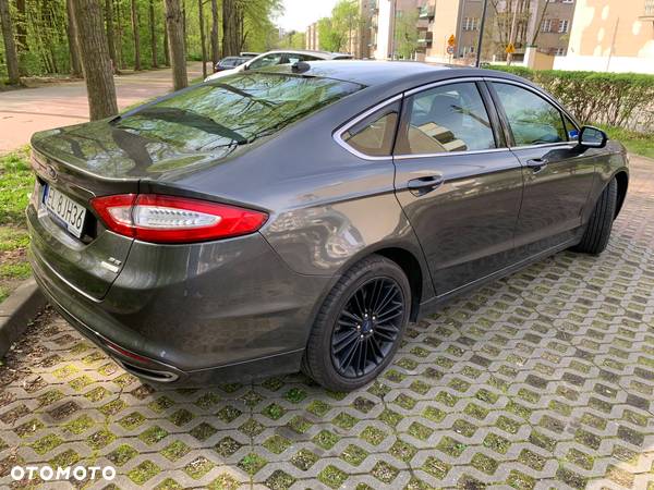 Ford Fusion 2.0 EcoBoost Titanium - 4