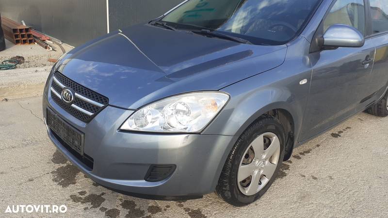 Broasca Capota Kia Ceed 2008 Hatchback Albastru - 3