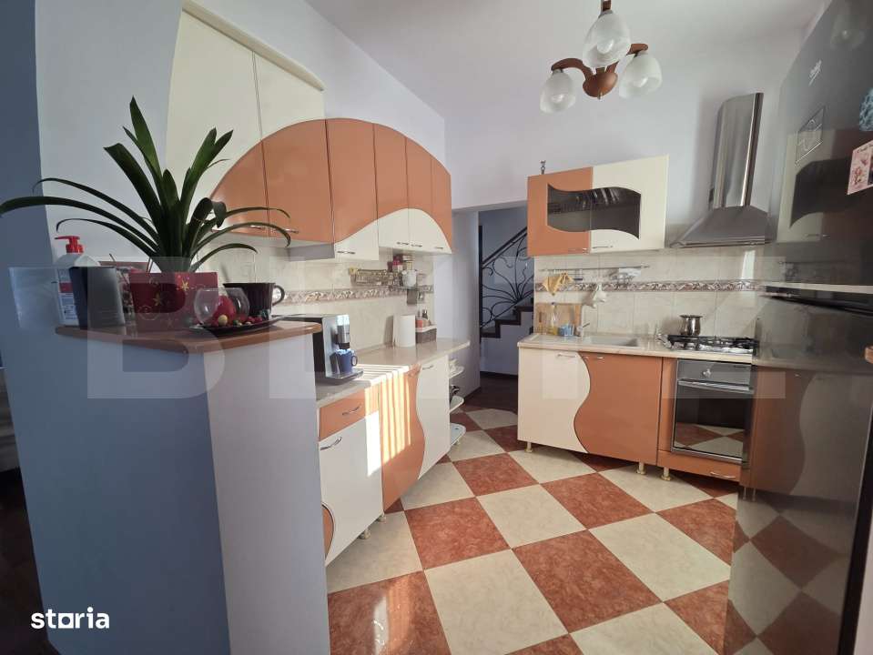 Vila  226 mp utili, curte 277 mp, zona Micro 3 - Imagine principală: 4/19