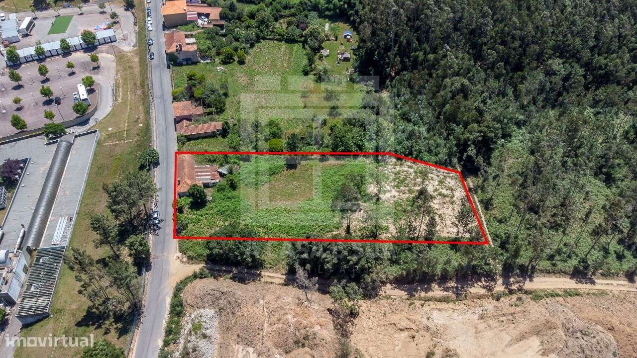 Terreno com projeto aprovado para 2 moradias geminadas - Grande imagem: 4/24