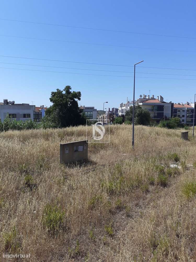 Terreno para construção de Moradia  unifamiliar-2