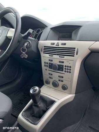 Opel Astra III GTC 1.4 Enjoy - 8