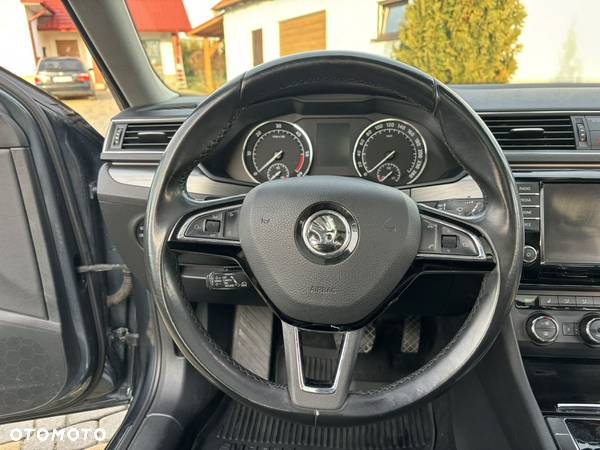 Skoda Superb Combi 2.0 TDI 4x4 DSG Style - 22