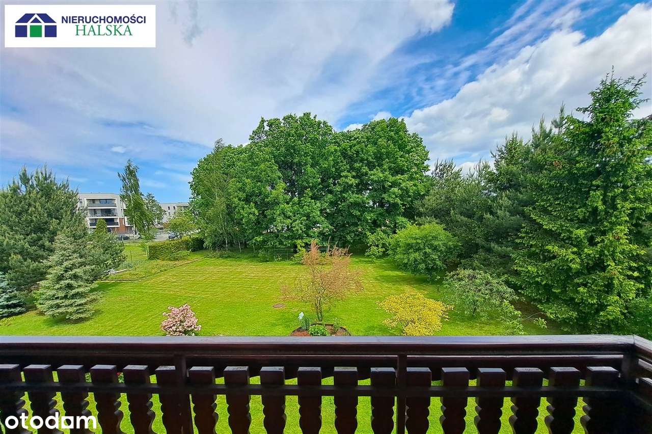 Dom na sprzedaż w mieście z dużą działką-3