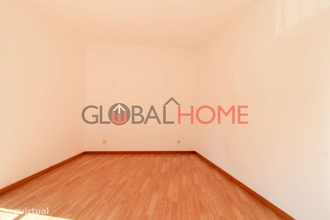 Apartamento T3 na Avenida da Carvalha-22