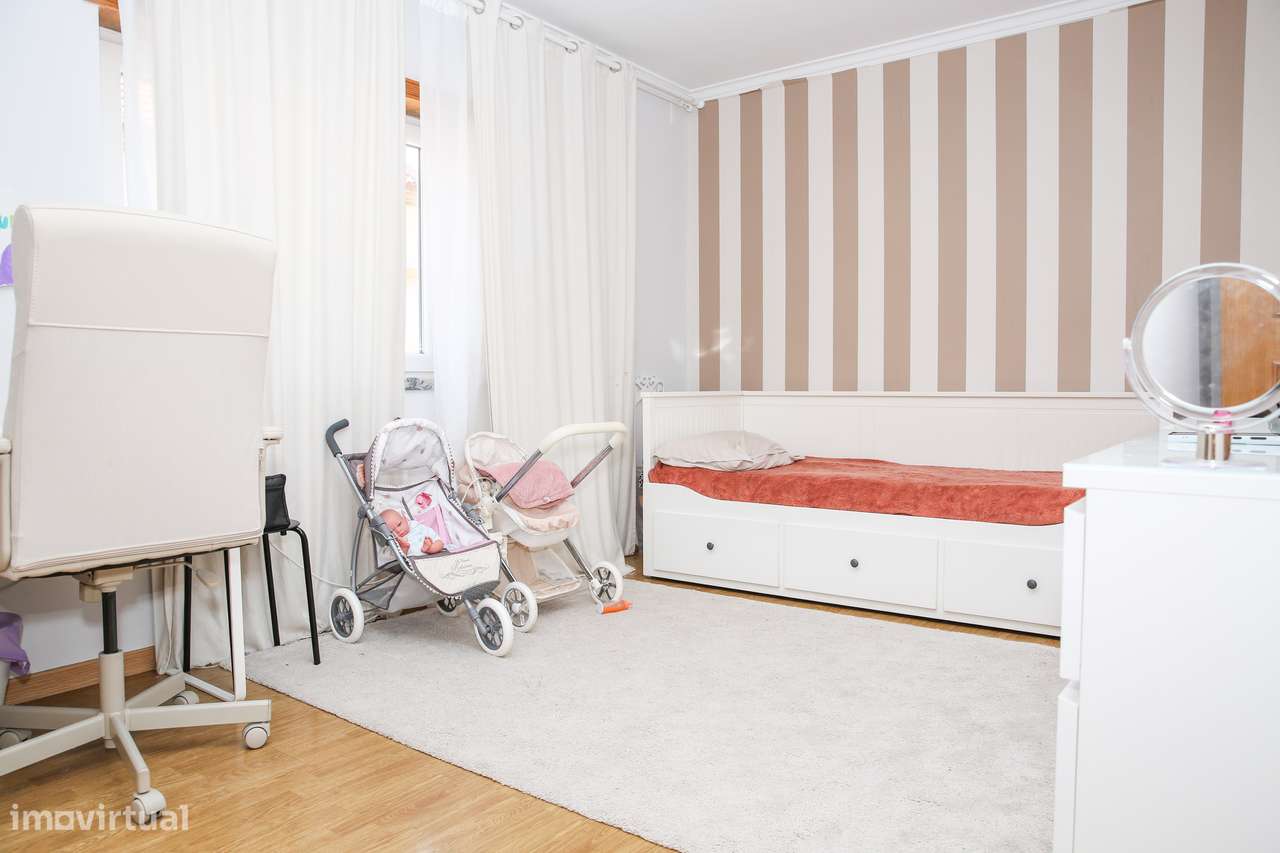 Fantástico Apartamento T3 com terraço e 2 lugares de garagem-19