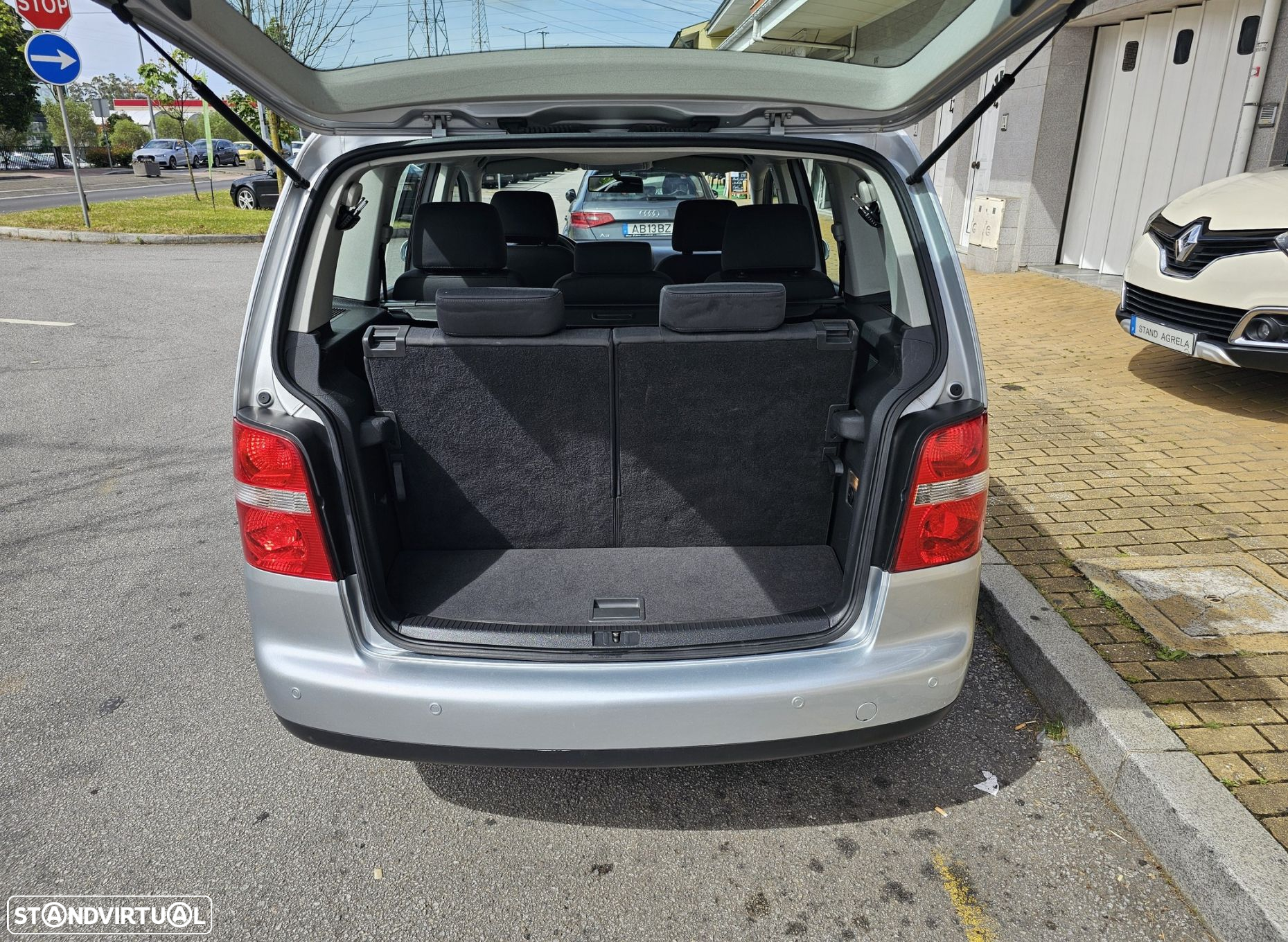 VW Touran 1.9 TDi Highline EC 7L DSG - 11