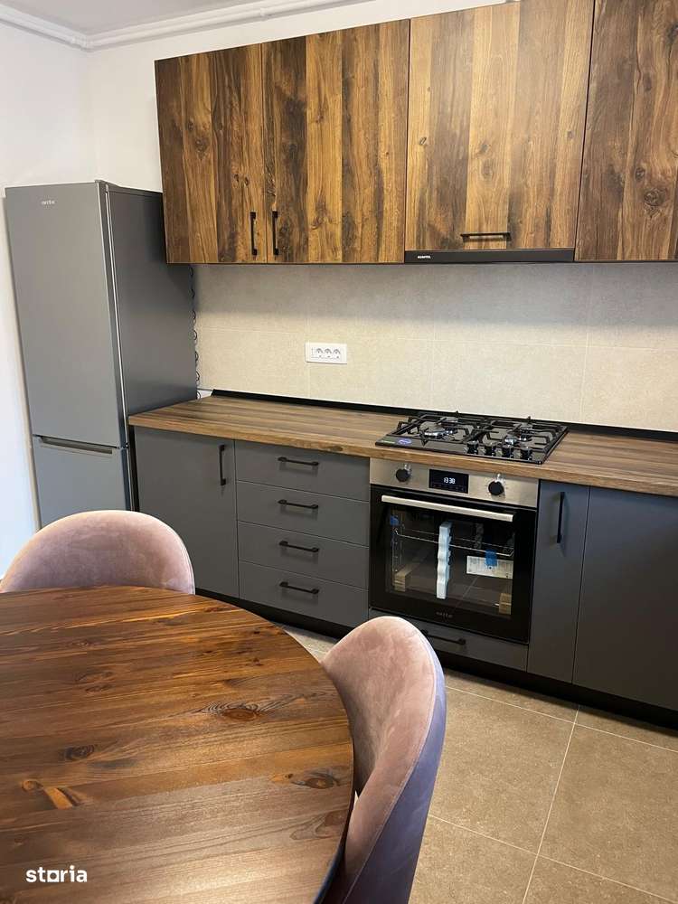 Inchiriez Apartament  constructie noua- zona rezidentiala CORESI - Imagine principală: 4/8