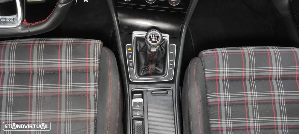 VW Golf GTI BlueMotion - 29