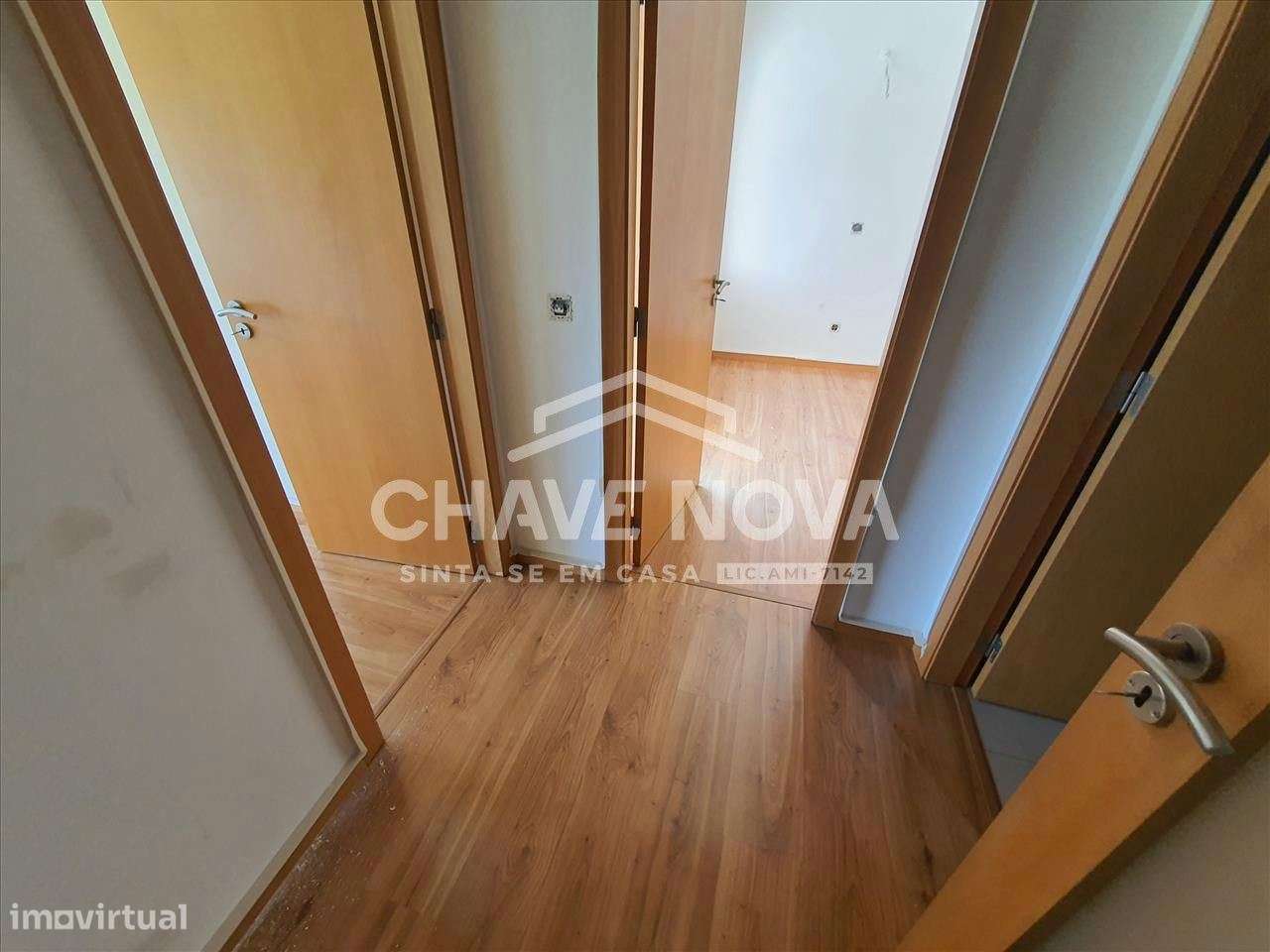 Apartamento T2 c/ Lugar de Garagem em Canelas (Edifício Prestige) - Grande imagem: 5/13