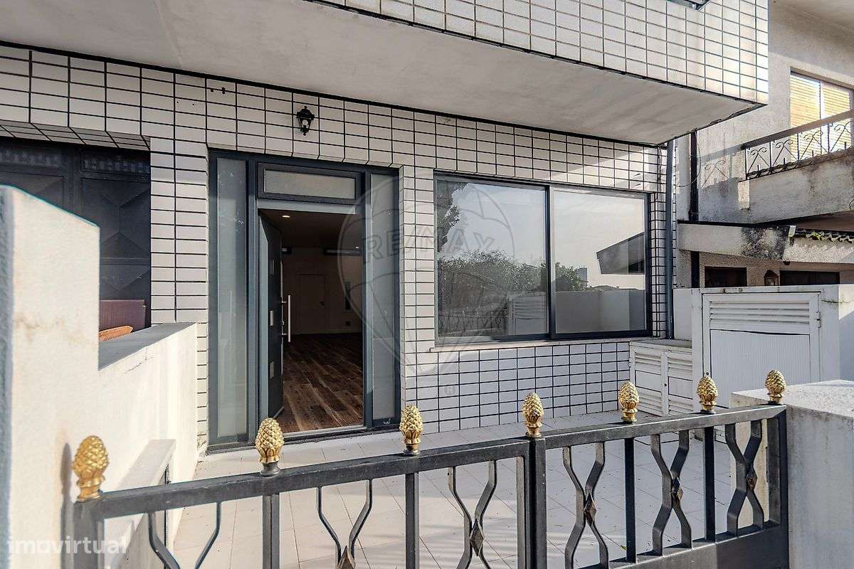 Moradia T1 para venda - Grande imagem: 2/18