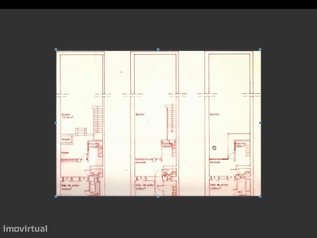 Prédio para recuperar na Rua D. João IV, em pleno centro do Porto-16