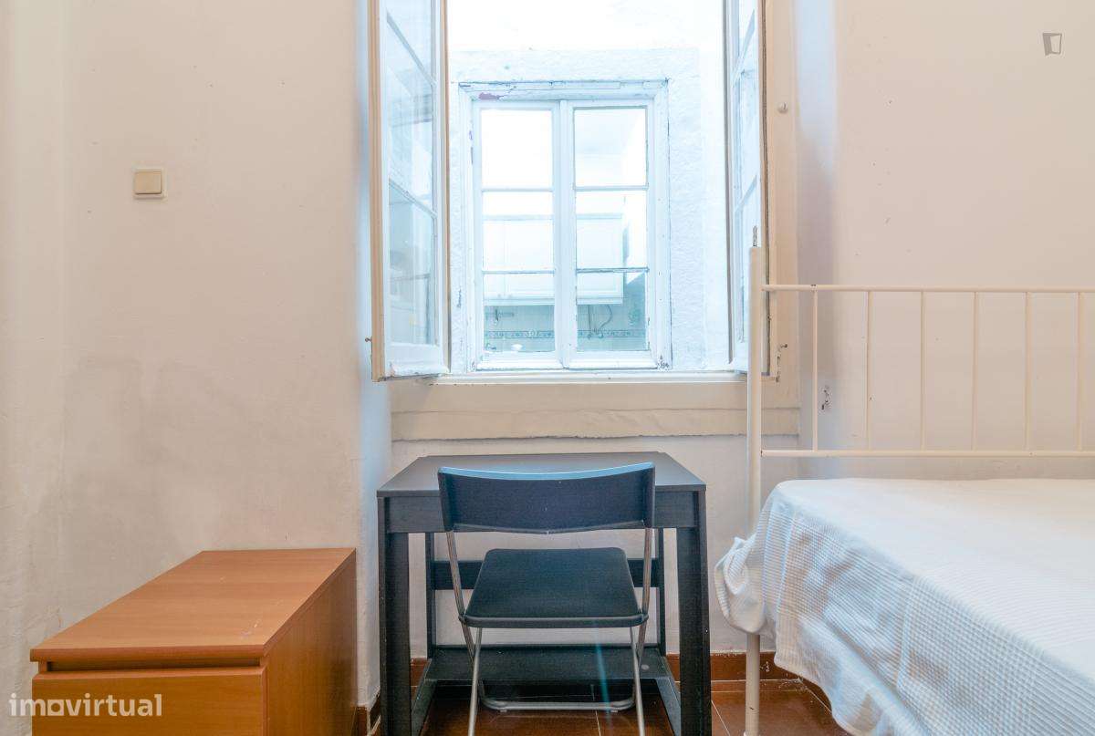 Quarto - localizado em Bairro Alto Lisbon - Grande imagem: 4/7