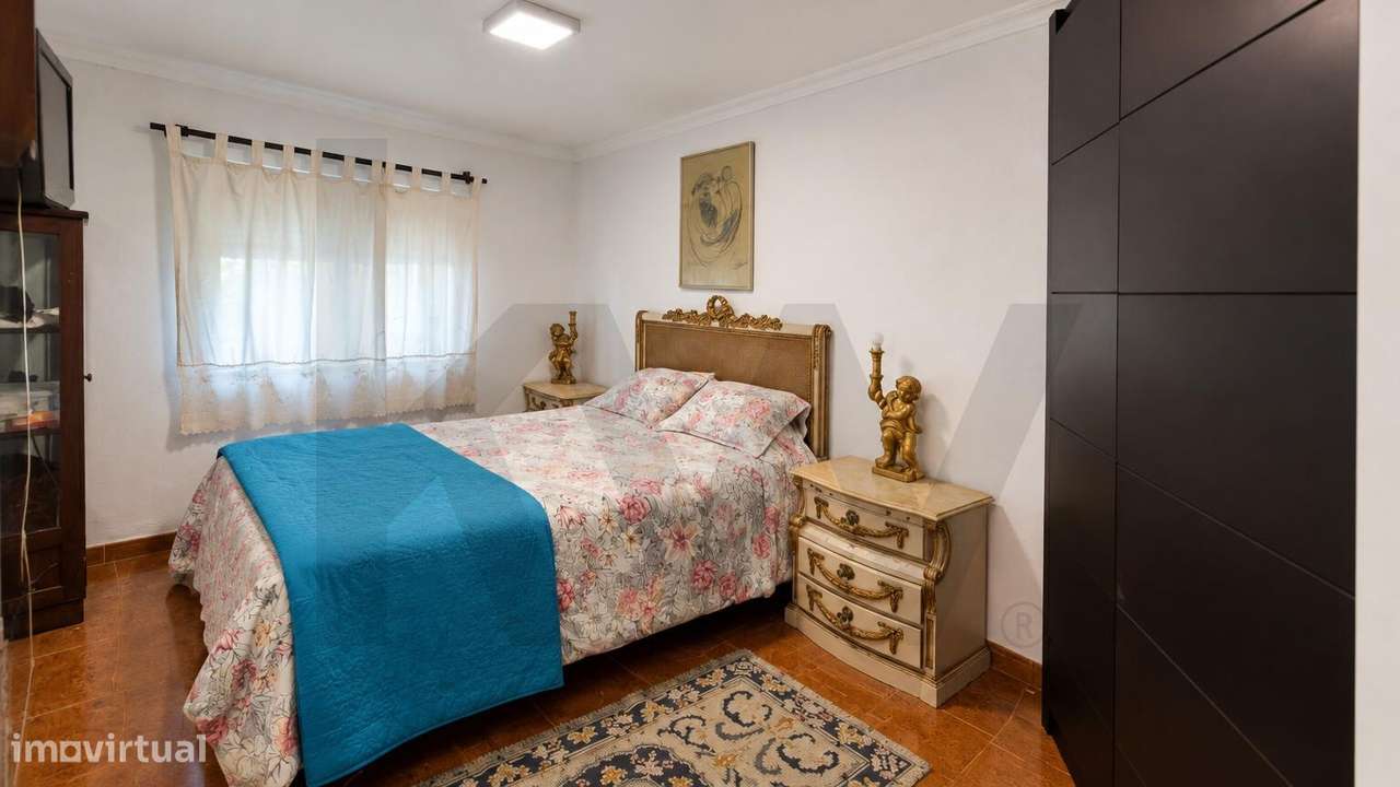 Apartamento T2 com espaço adicional independente | Almada-28