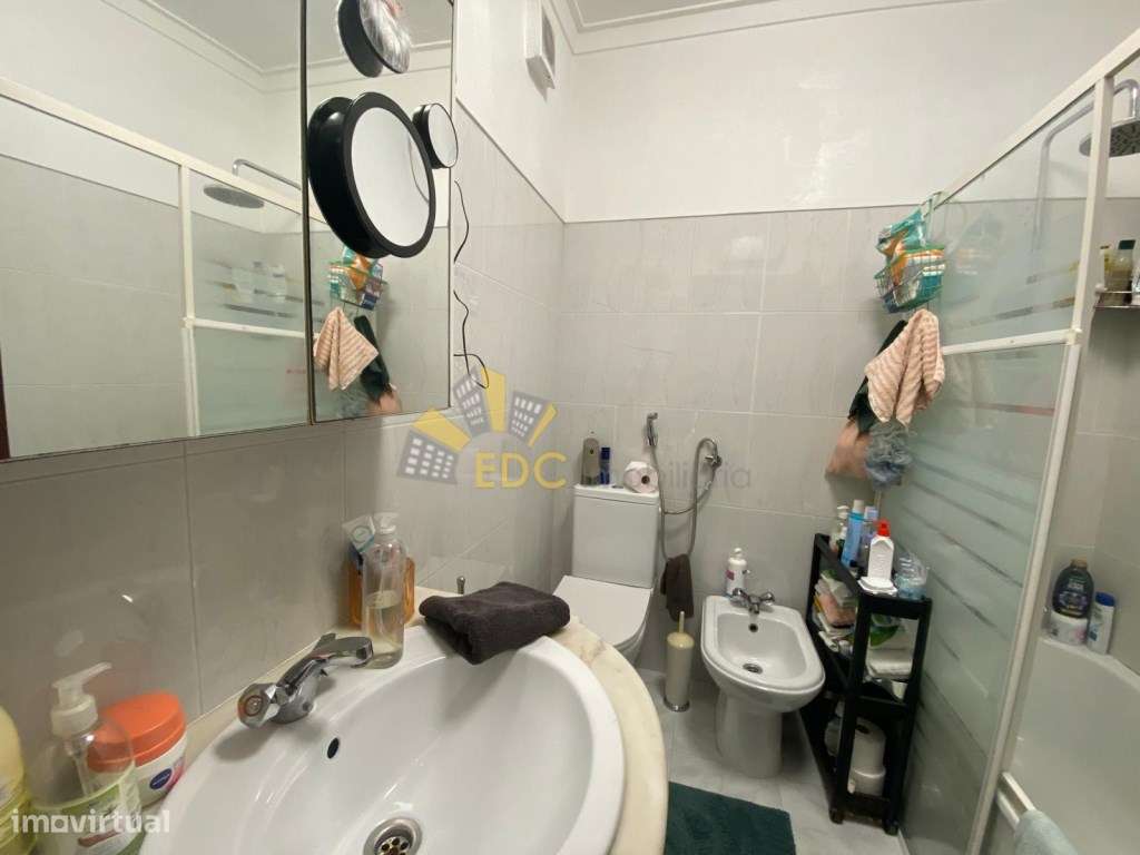 Apartamento T2 no Cacém, com possibilidade ser transformado em dúpl...-21